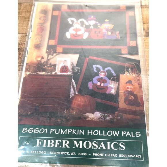 86601 Pumpkin Hollow Pals Fiber Mosaics Quilt Pattern Kit - Picture 2 of 2